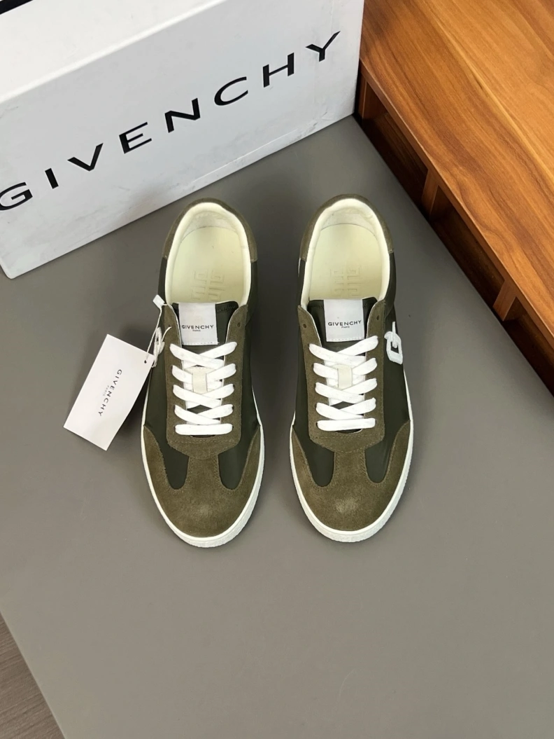 Gxvxnchy Sneakers Modern 151977