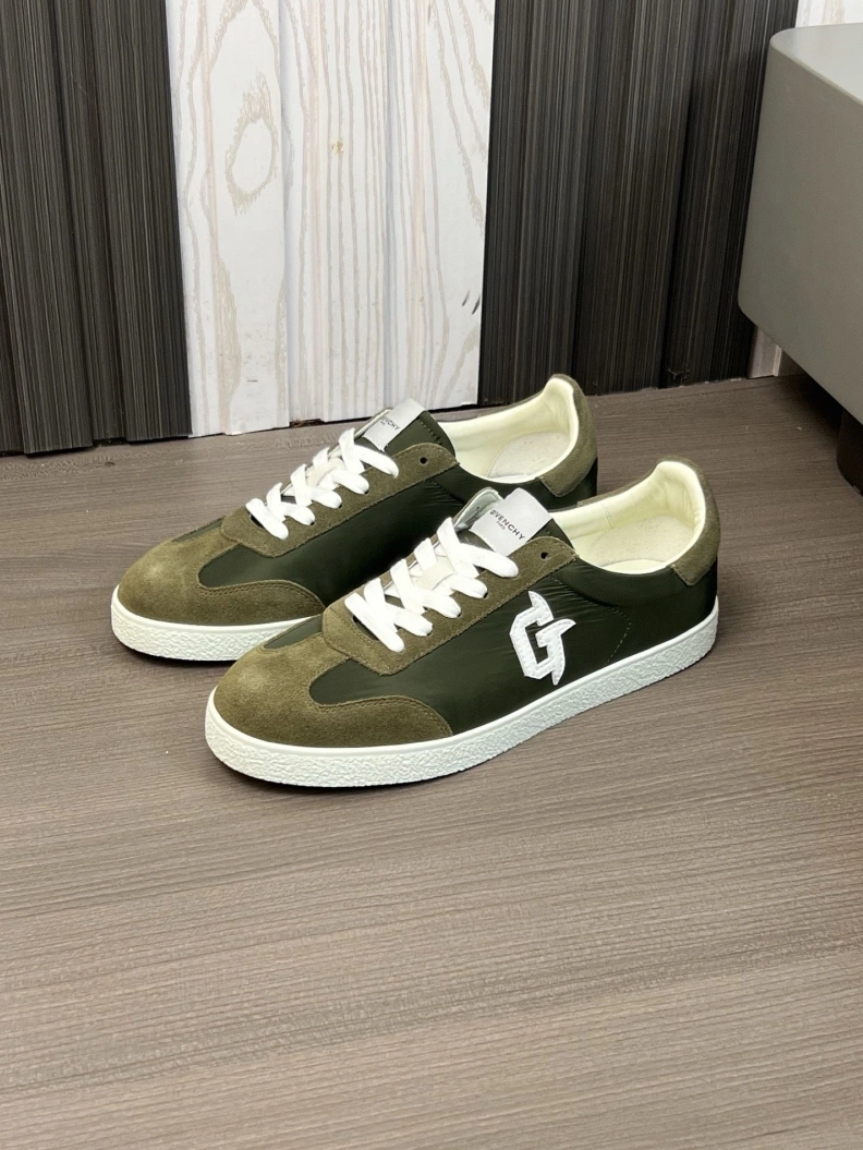 Gxvxnchy Sneakers Modern 151977