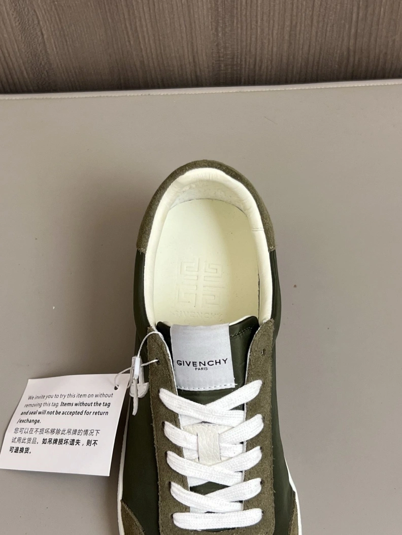 Gxvxnchy Sneakers Modern 151977