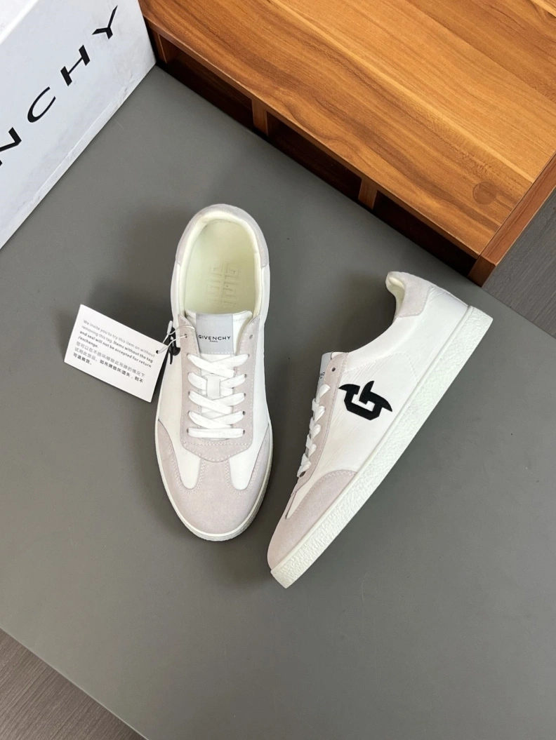 Lightweight Gxvxnchy Sneakers 151973