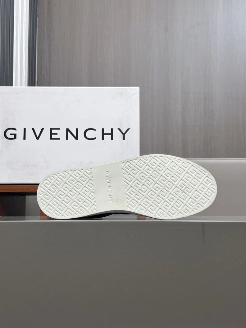 Gxvxnchy Sneakers UrbanStyle 151975