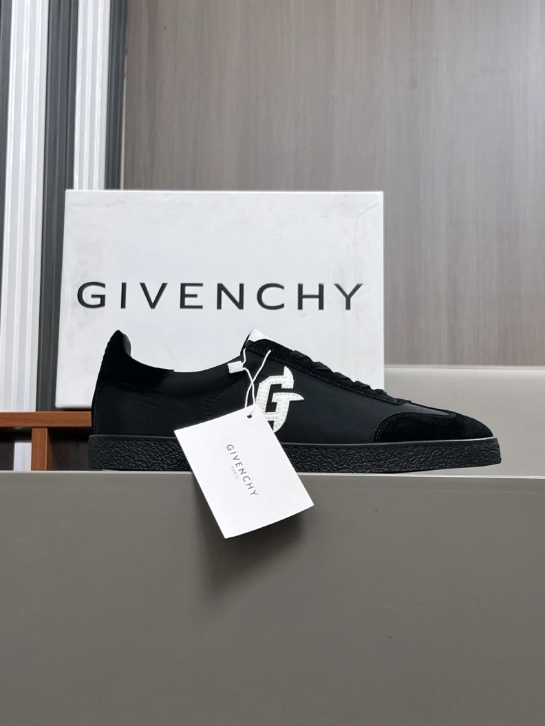 Gxvxnchy Sneakers Flexible 151993