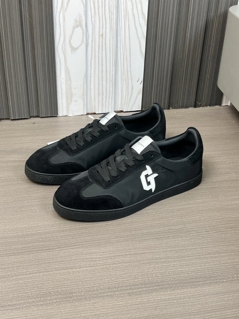 Gxvxnchy Sneakers Flexible 151993