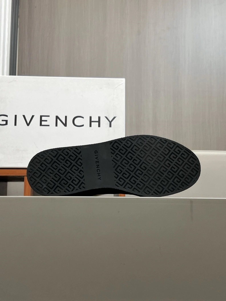 Gxvxnchy Sneakers Flexible 151993