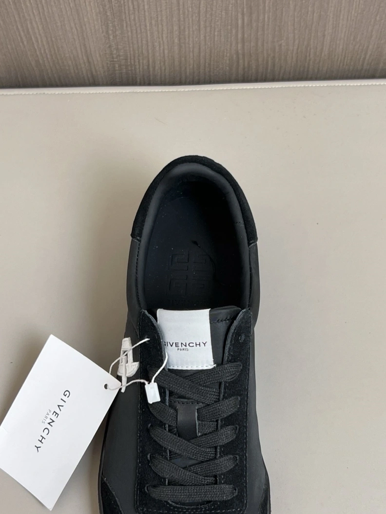 Gxvxnchy Sneakers Flexible 151993