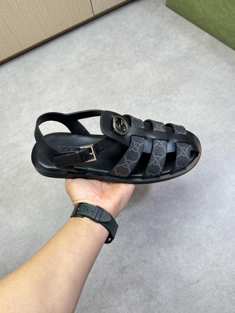 Elegant Gxccx Sandals 155319