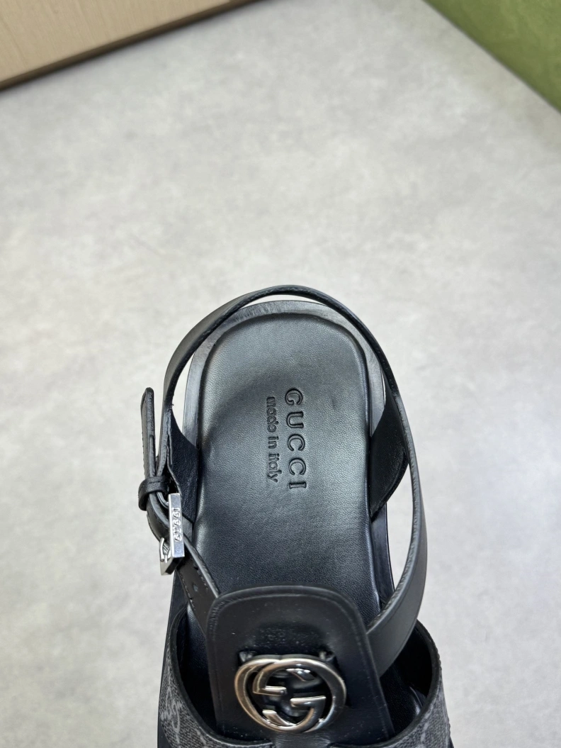Elegant Gxccx Sandals 155319