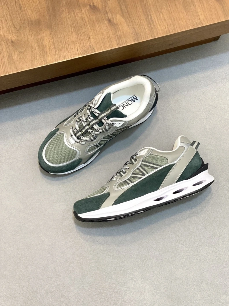 Minimalist Mxnclxr Sneakers 197216