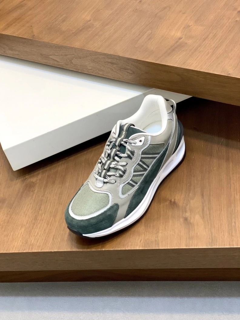 Minimalist Mxnclxr Sneakers 197216