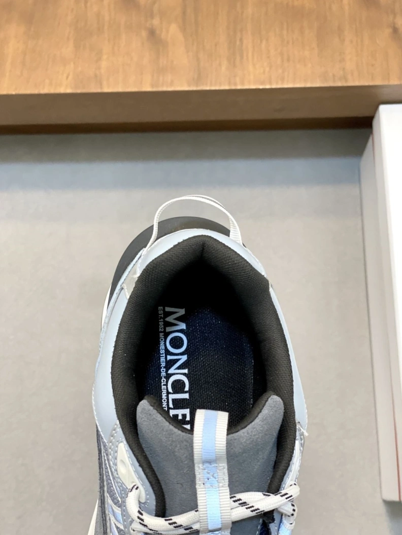 Sleek Mxnclxr Sneakers 197219