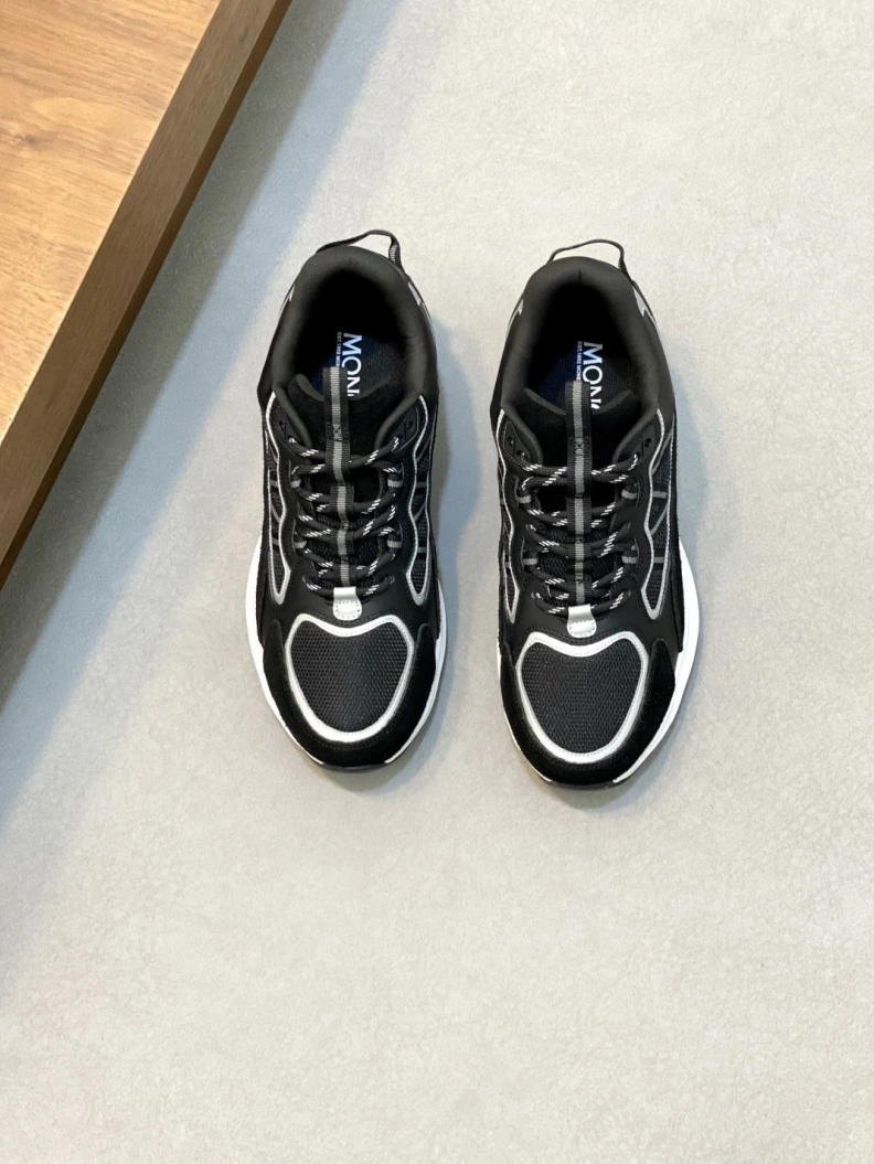 GoAnywhere Mxnclxr Sneakers 197213