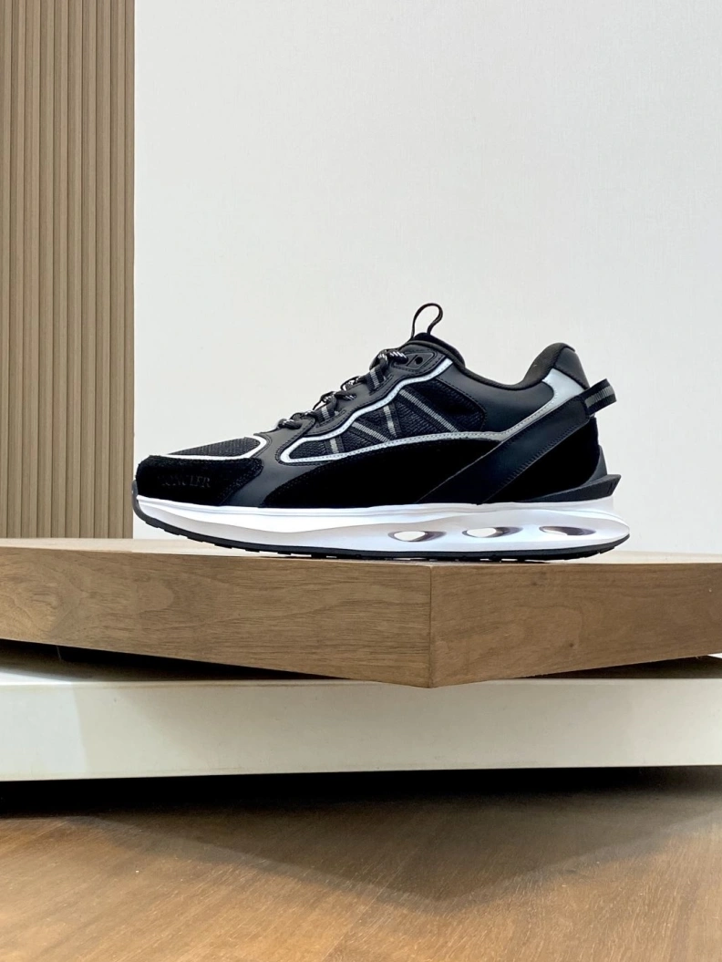 GoAnywhere Mxnclxr Sneakers 197213