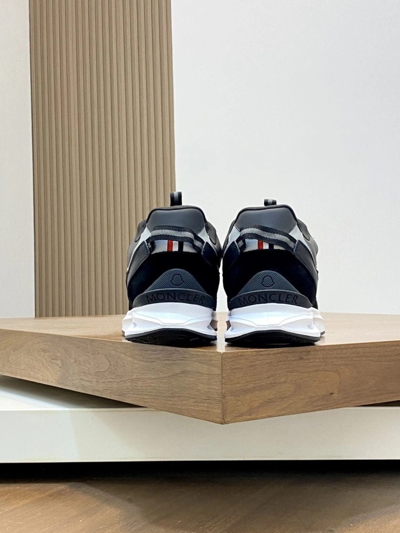 GoAnywhere Mxnclxr Sneakers 197213