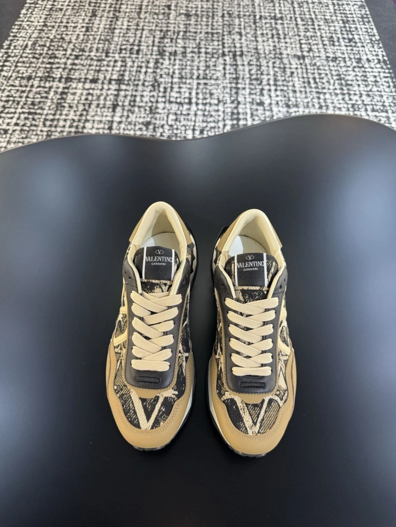 Gxvxnchy Sneakers EasyMatch 151983
