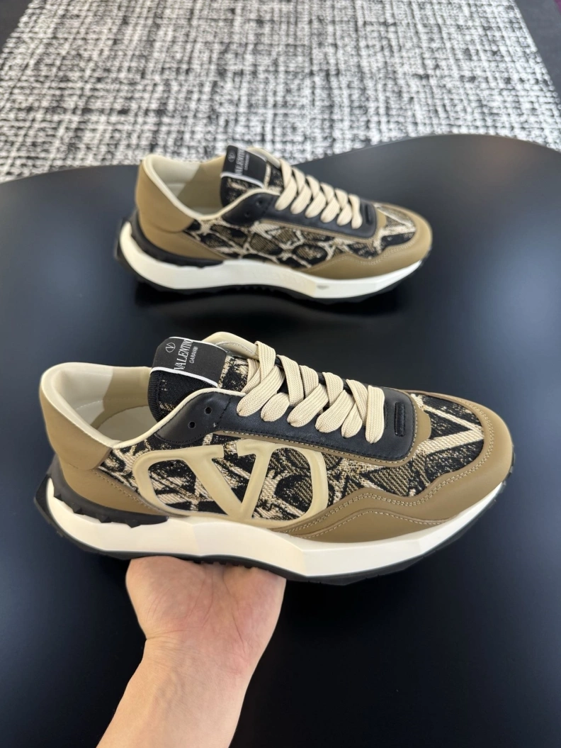 Gxvxnchy Sneakers EasyMatch 151983