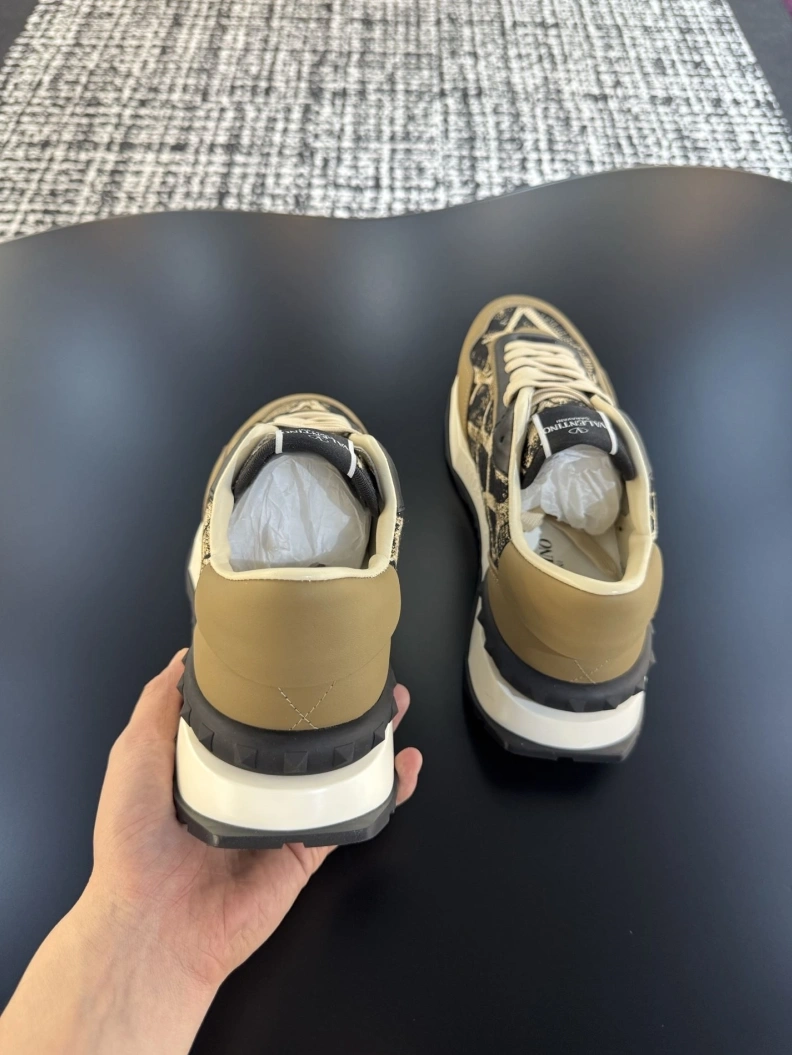 Gxvxnchy Sneakers EasyMatch 151983