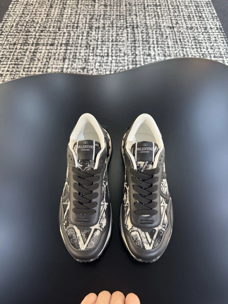 Gxvxnchy Sneakers Cozy 151966