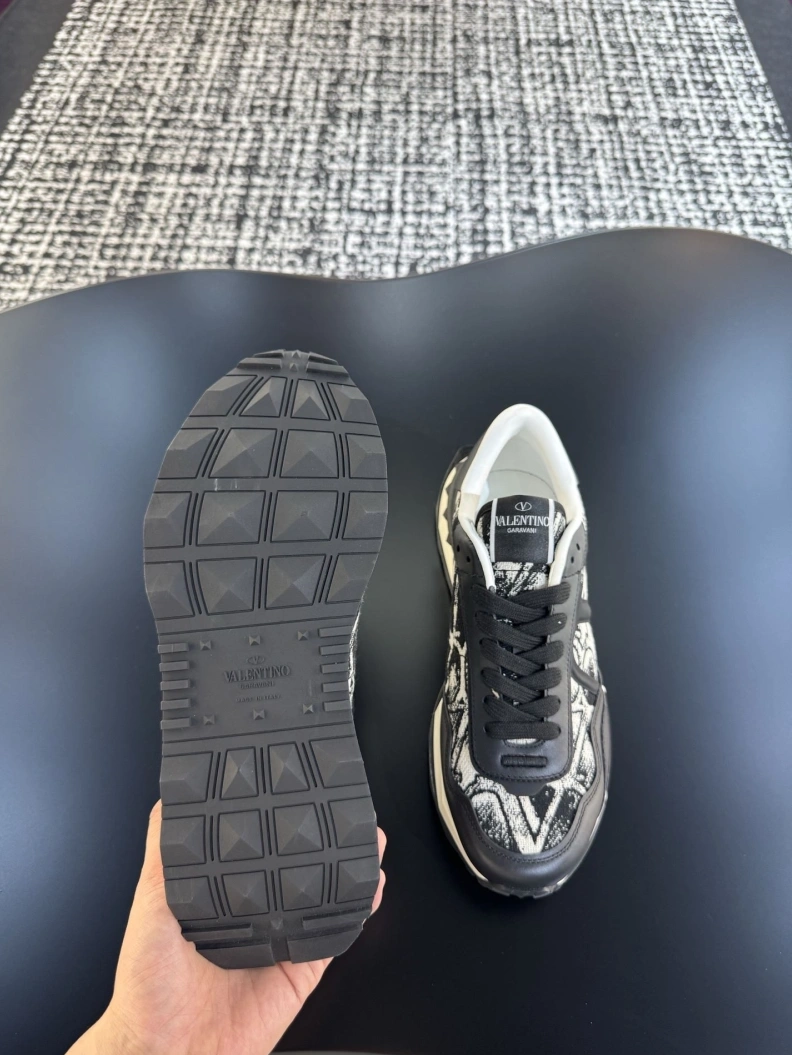 Gxvxnchy Sneakers Cozy 151966