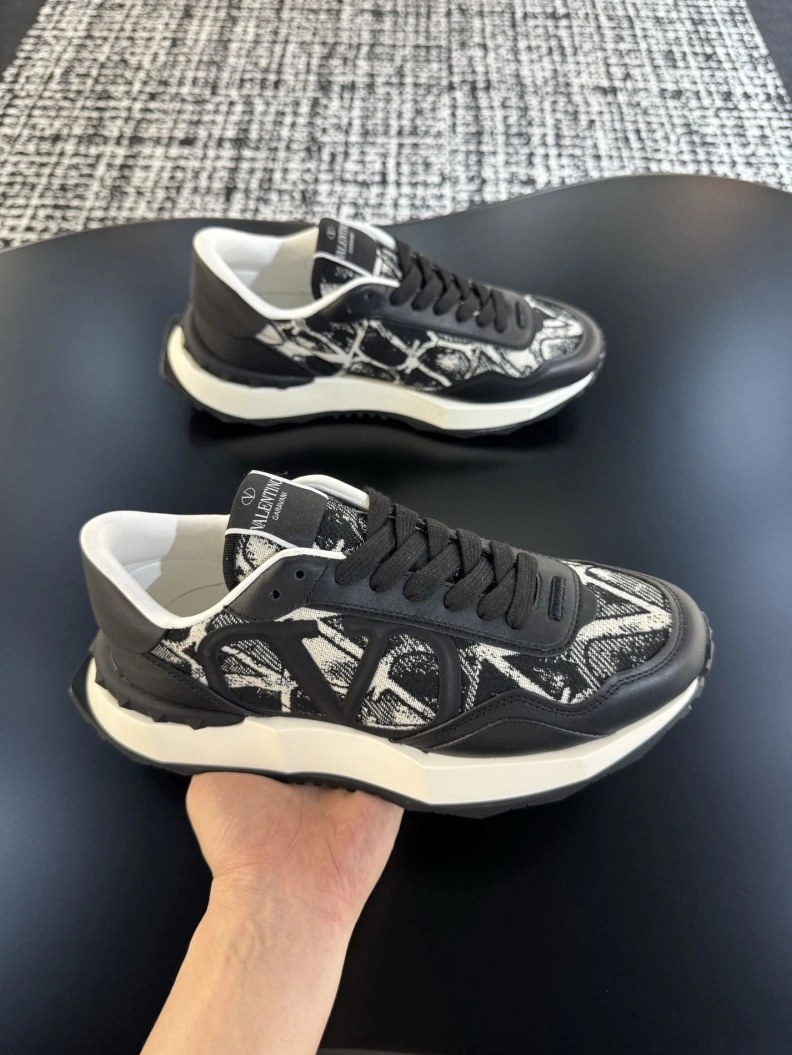 Gxvxnchy Sneakers Cozy 151966
