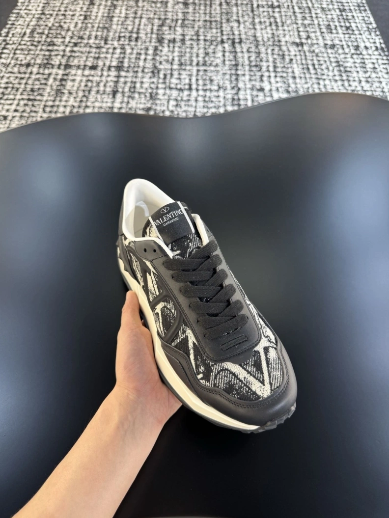 Gxvxnchy Sneakers Cozy 151966