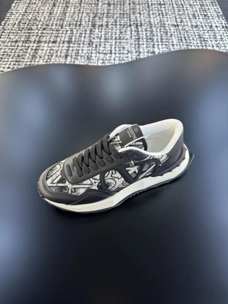 Gxvxnchy Sneakers Cozy 151966