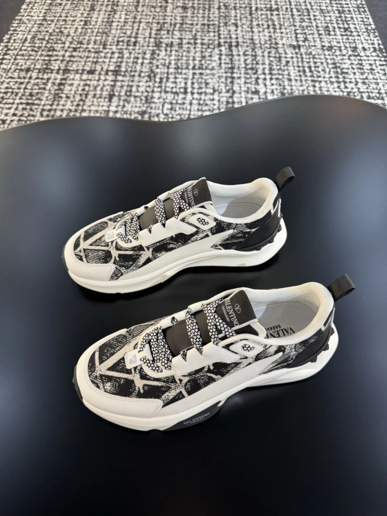Gxvxnchy Sneakers Sleek 151971