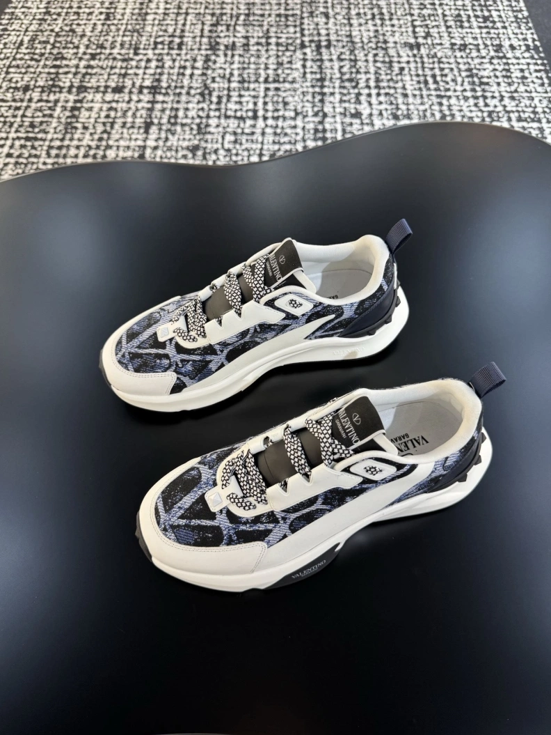 Bold Gxvxnchy Sneakers 151988