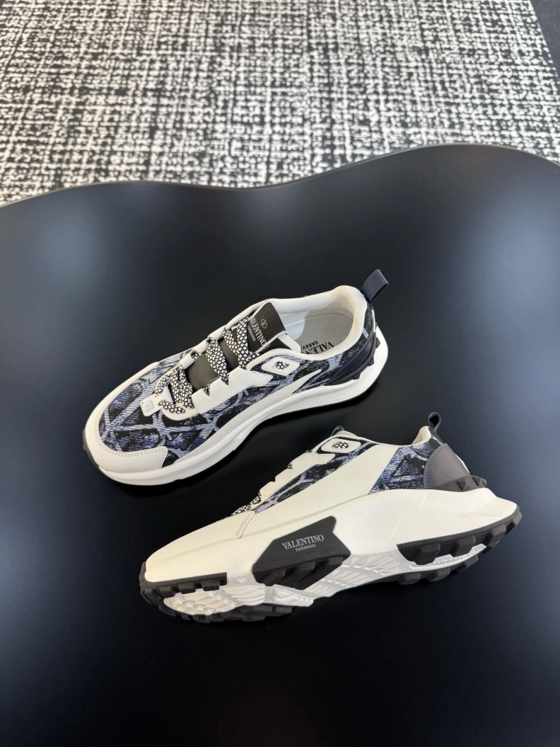 Bold Gxvxnchy Sneakers 151988