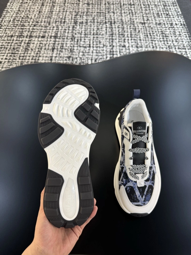 Bold Gxvxnchy Sneakers 151988