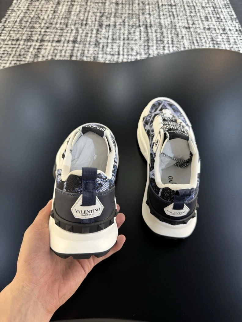 Bold Gxvxnchy Sneakers 151988