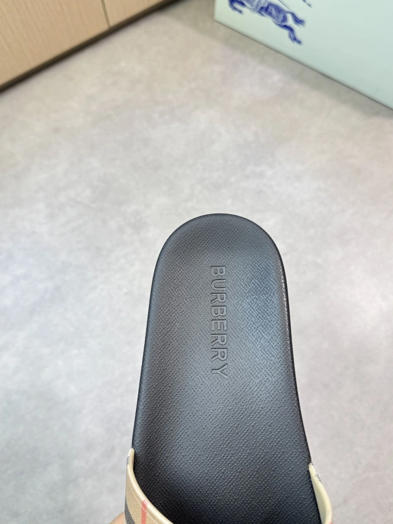 Bxrbxrry Slippers Bold 114504