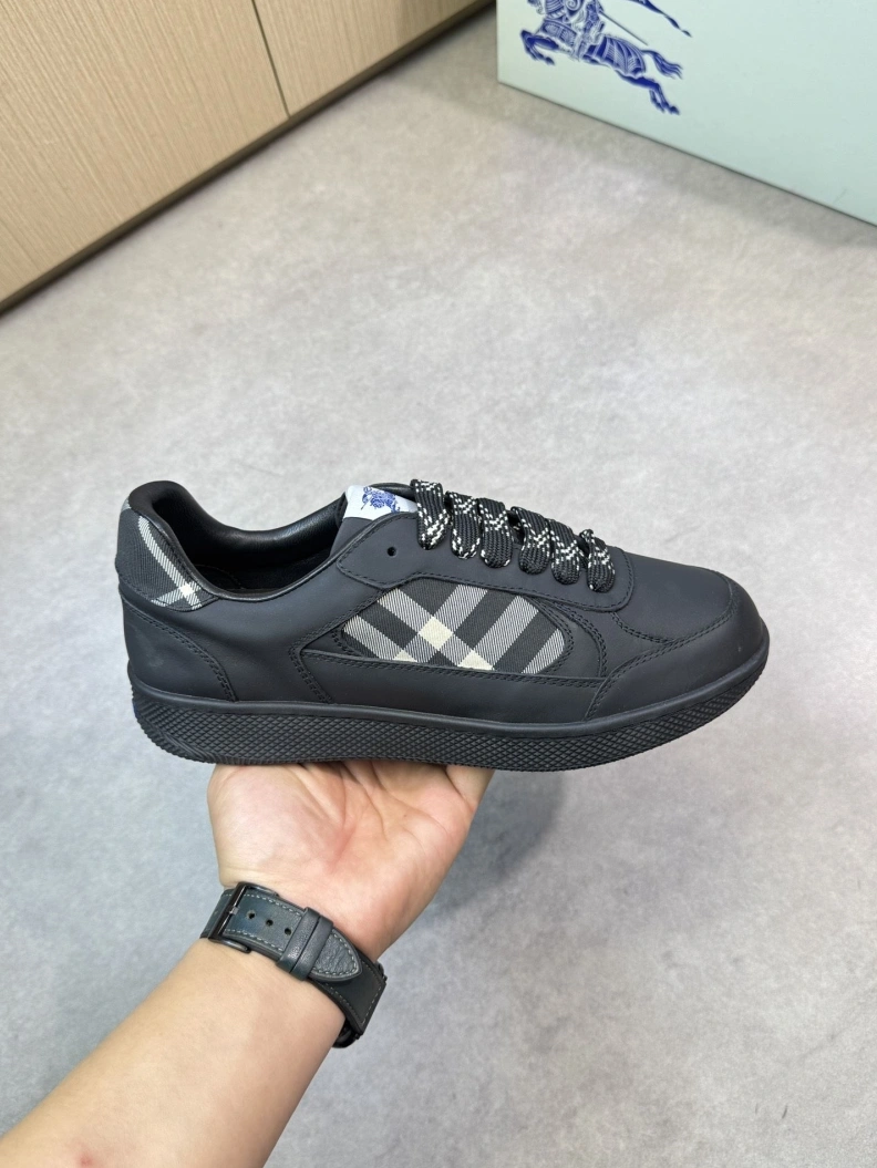 AllSeason Bxrbxrry Sneakers 114479