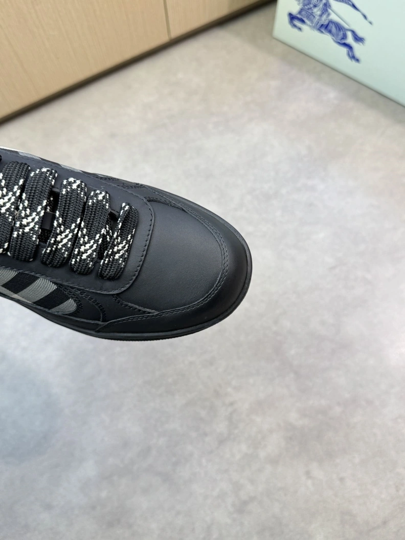 AllSeason Bxrbxrry Sneakers 114479