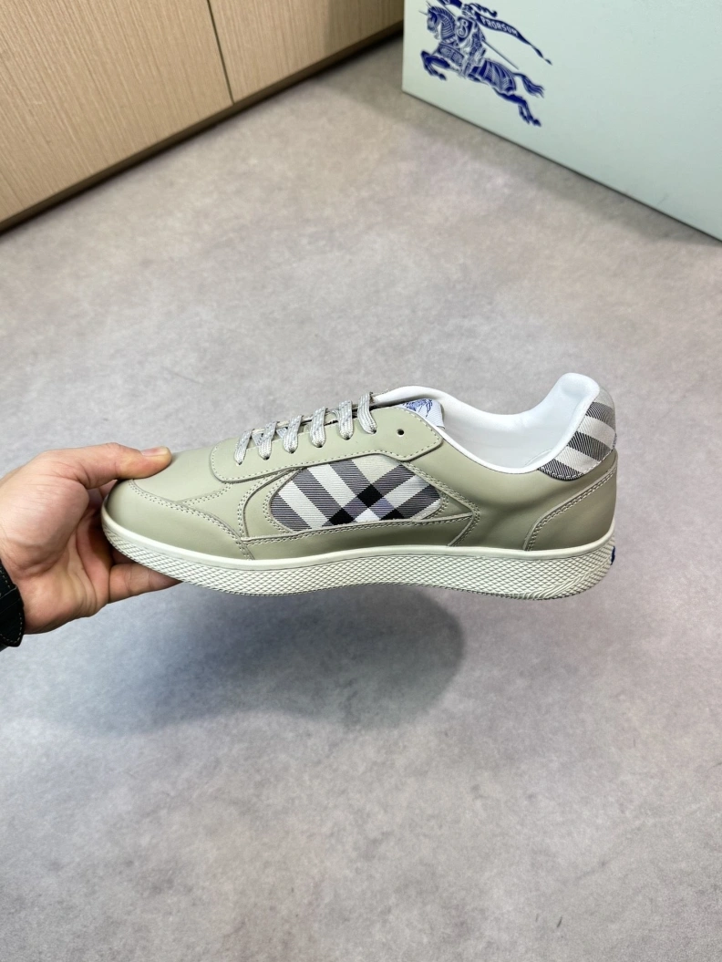 Functional Bxrbxrry Sneakers 114476
