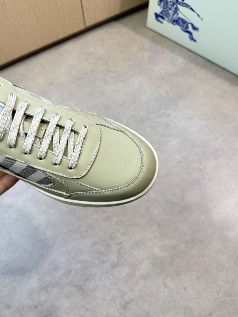 Functional Bxrbxrry Sneakers 114476