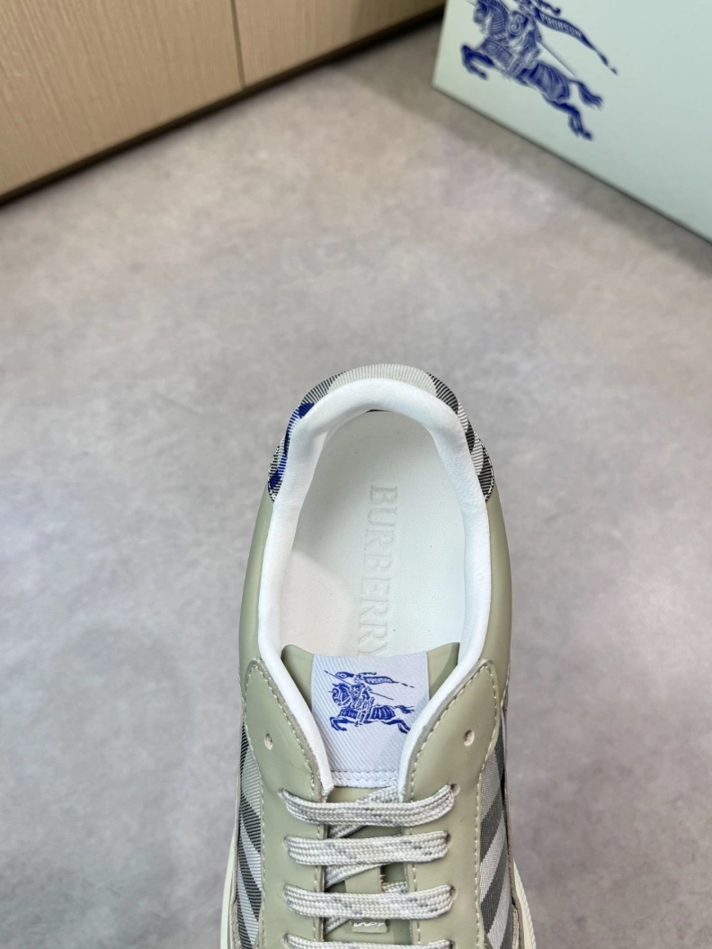 Functional Bxrbxrry Sneakers 114476