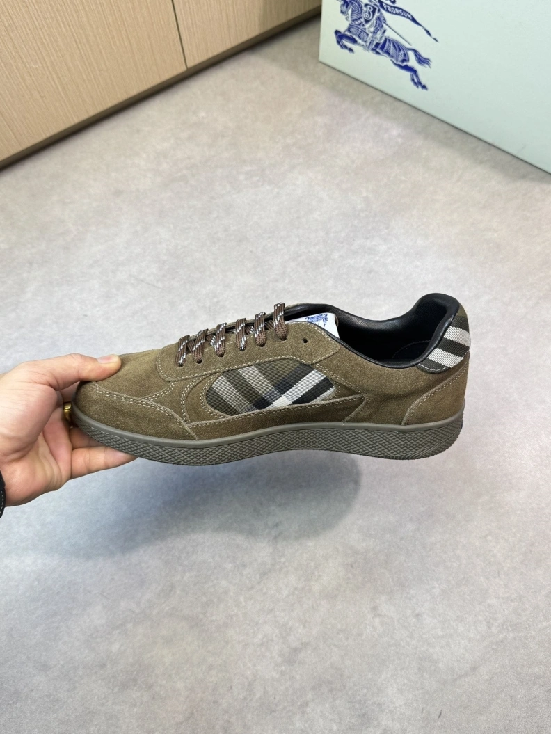 DailyWear Bxrbxrry Sneakers 114481
