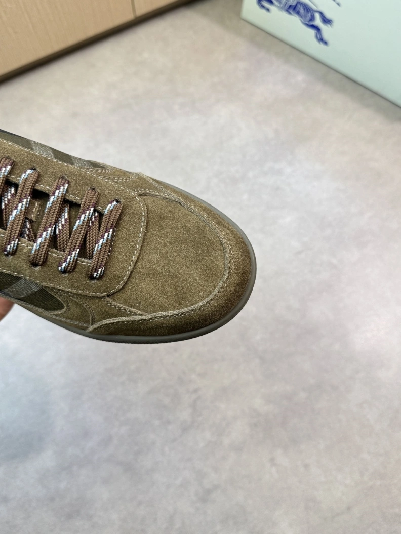 DailyWear Bxrbxrry Sneakers 114481