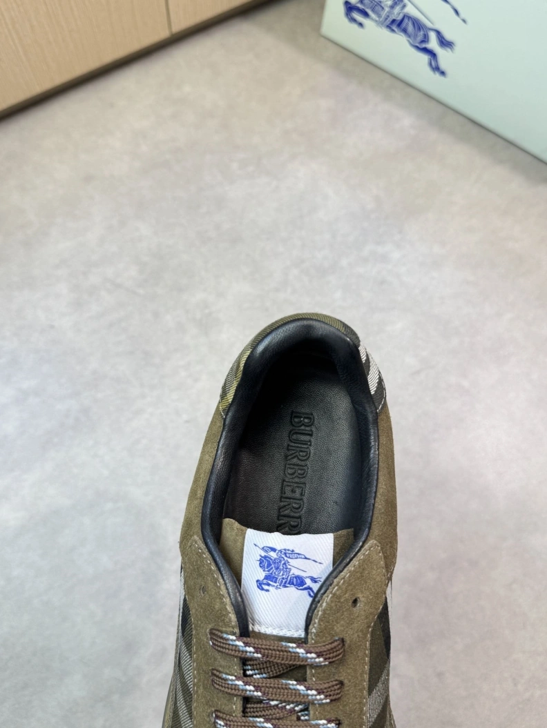 DailyWear Bxrbxrry Sneakers 114481