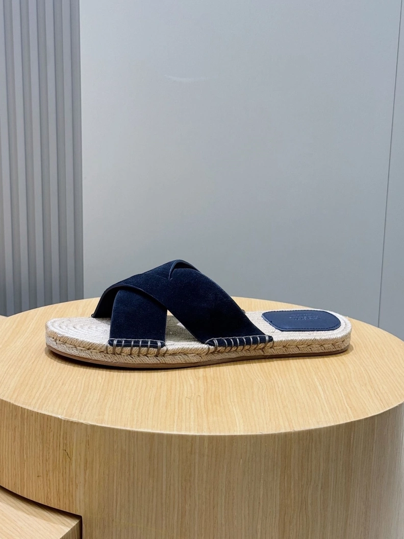 Trendy Othxr Slippers 209858