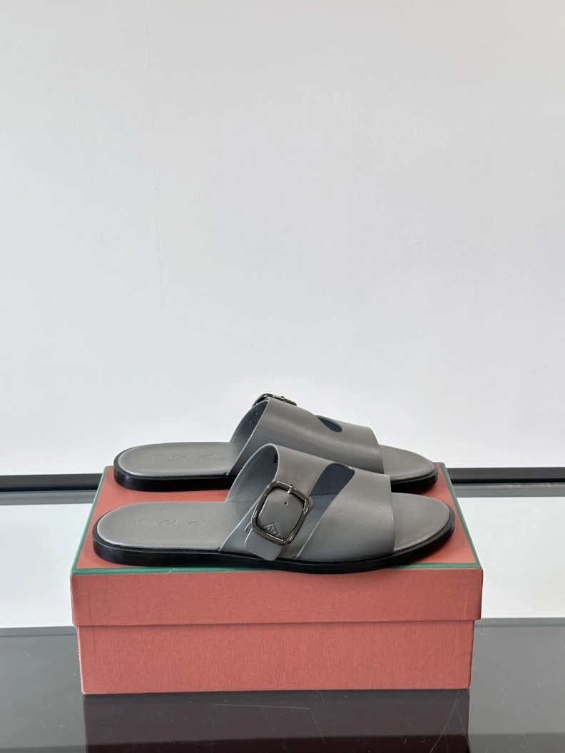 Trendsetting Othxr Slippers 209835