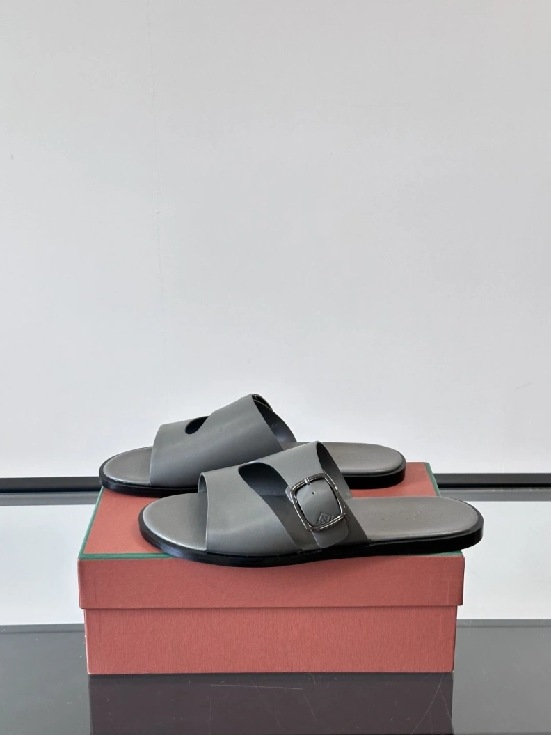 Trendsetting Othxr Slippers 209835
