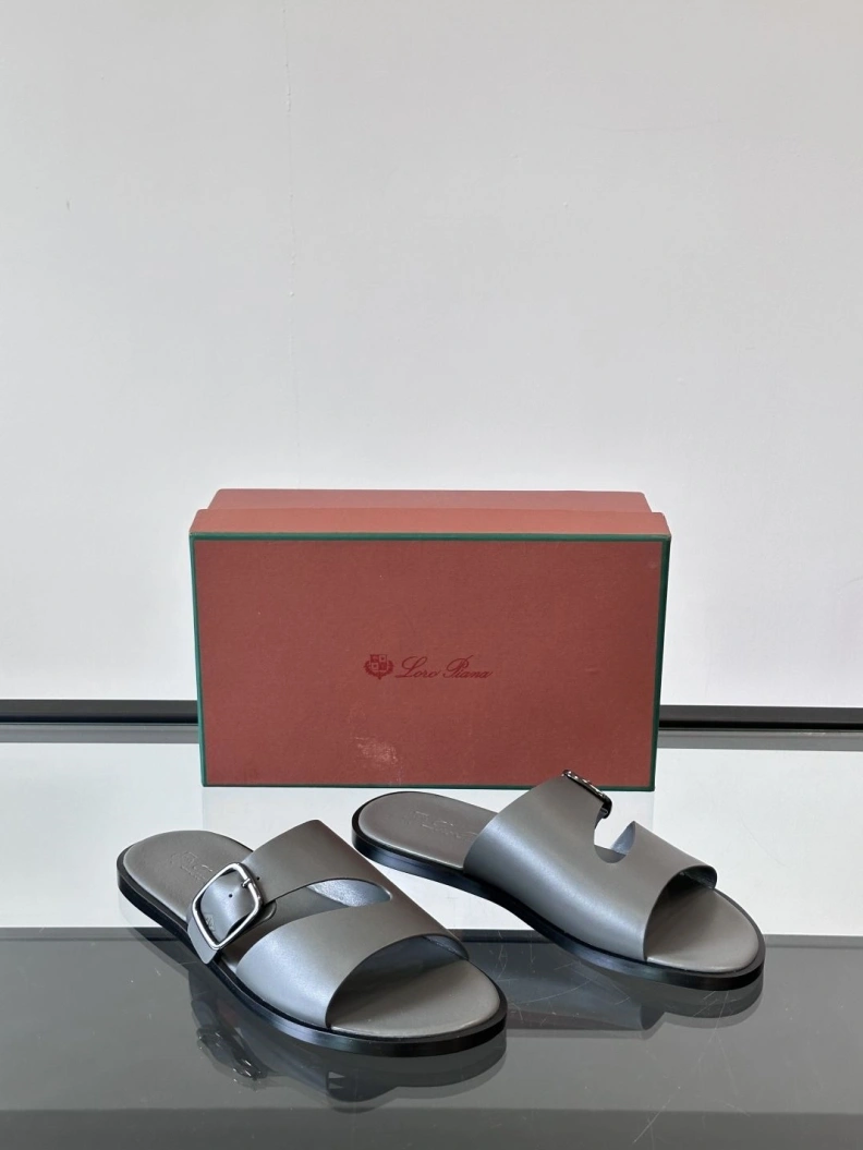 Trendsetting Othxr Slippers 209835