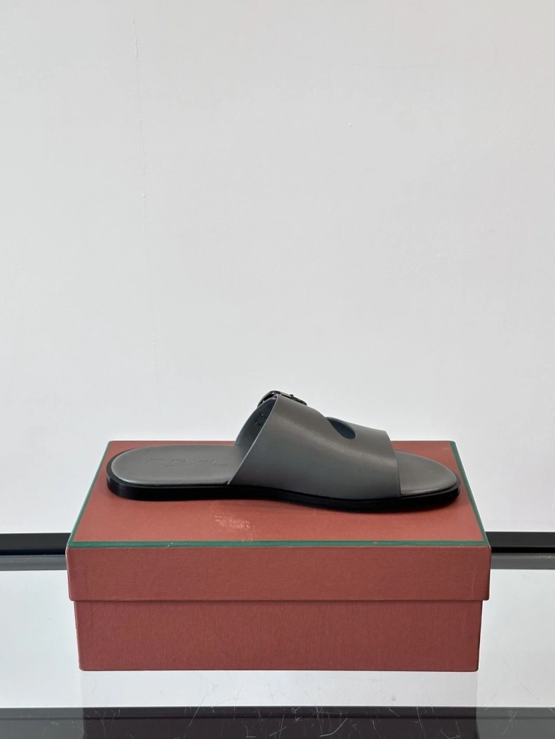 Trendsetting Othxr Slippers 209835