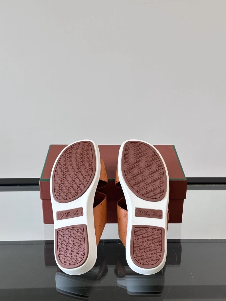 Versatile Othxr Slippers 209826