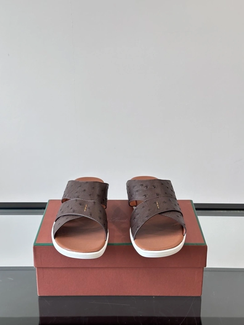 Versatile Othxr Slippers 209824