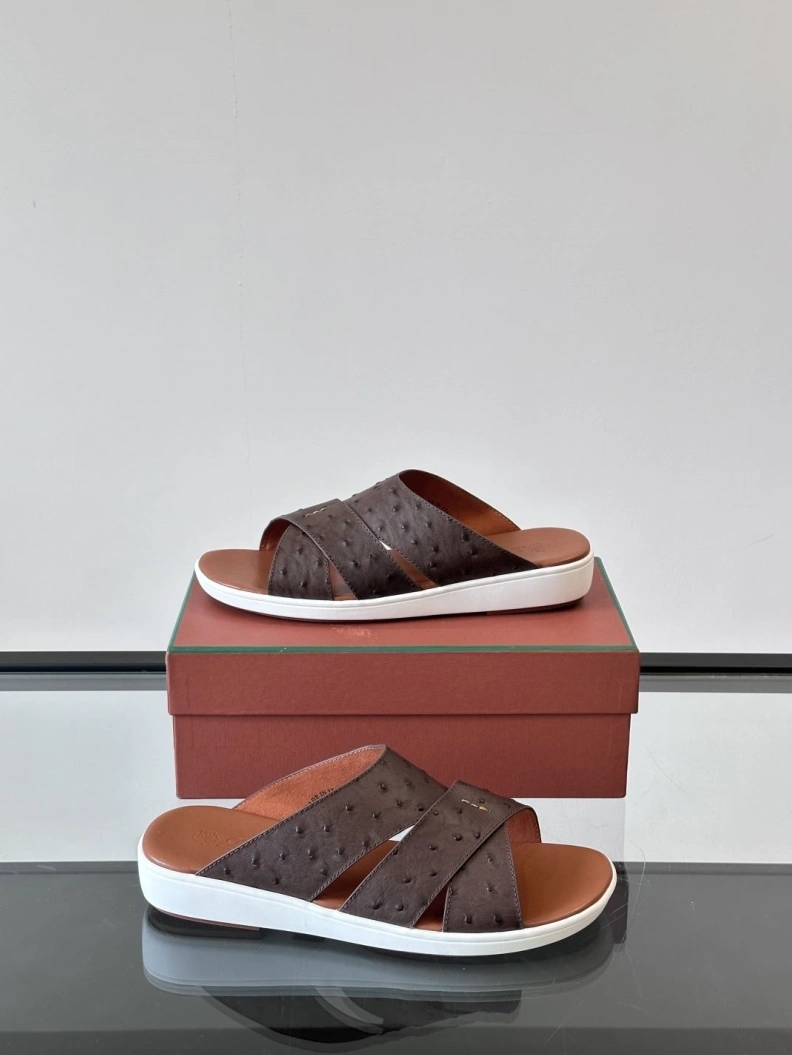 Versatile Othxr Slippers 209824