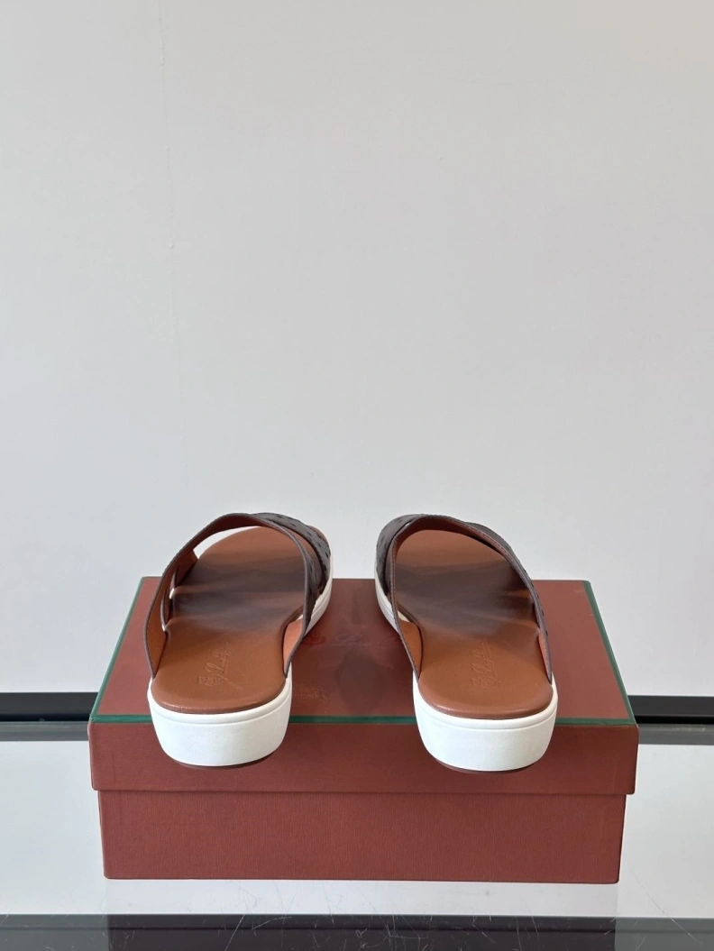 Versatile Othxr Slippers 209824
