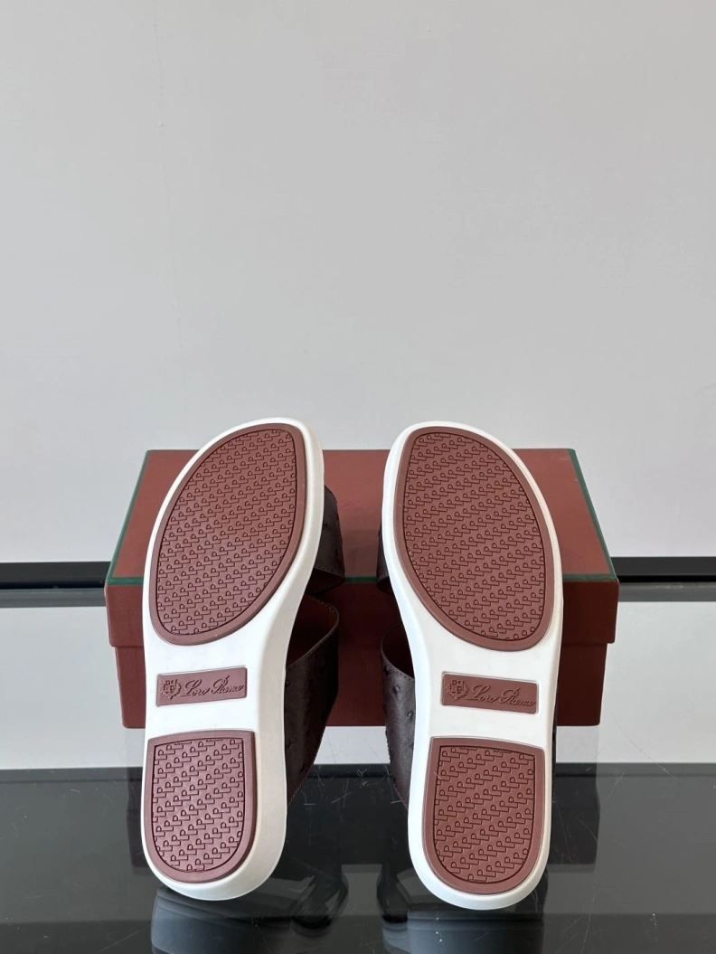 Versatile Othxr Slippers 209824