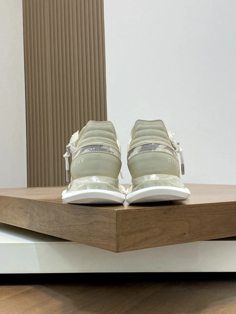 UrbanStyle Gxvxnchy Sneakers 151981